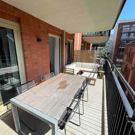 Trendy Spacious, Canal Terrace *
